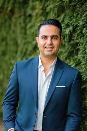 Tushar Oberoi, Ajax, Real Estate Agent
